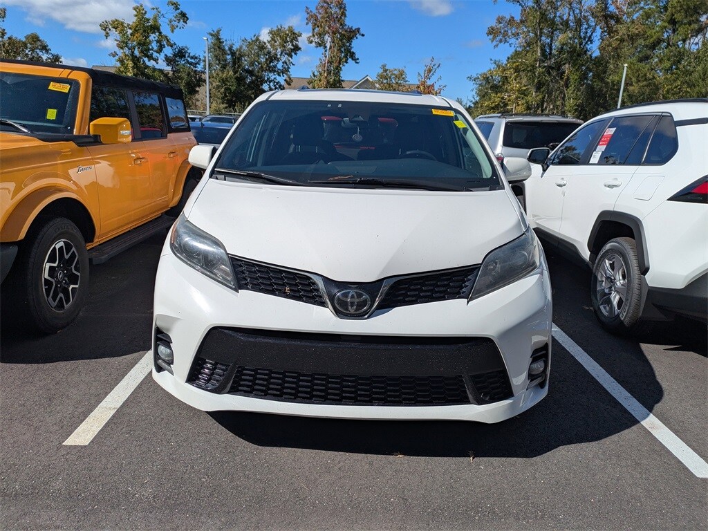 Used 2020 Toyota Sienna SE Minivan/Van