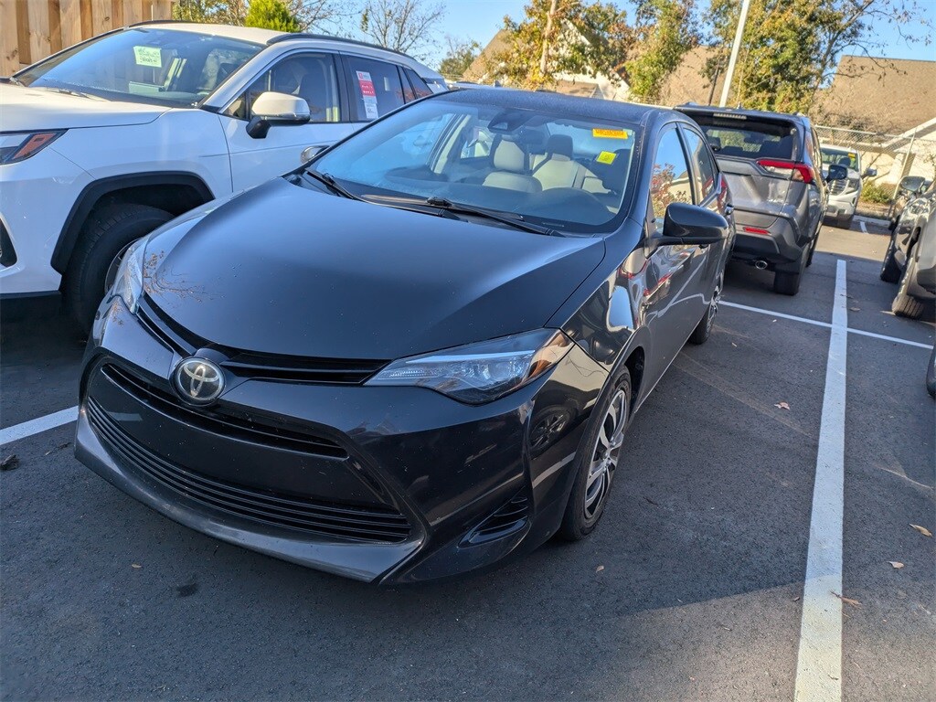 2018 Toyota Corolla LE photo 3
