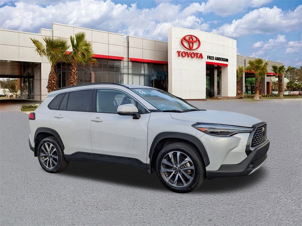 2022 Toyota Corolla Cross XLE's photo