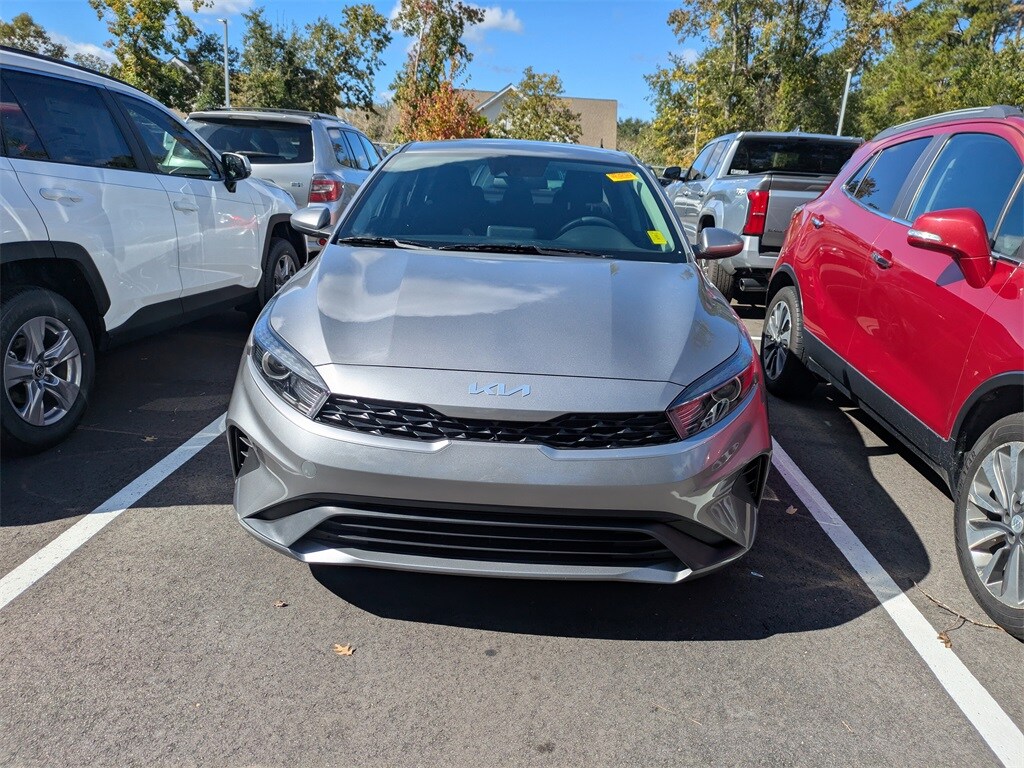 2024 Kia Forte LXS photo 2