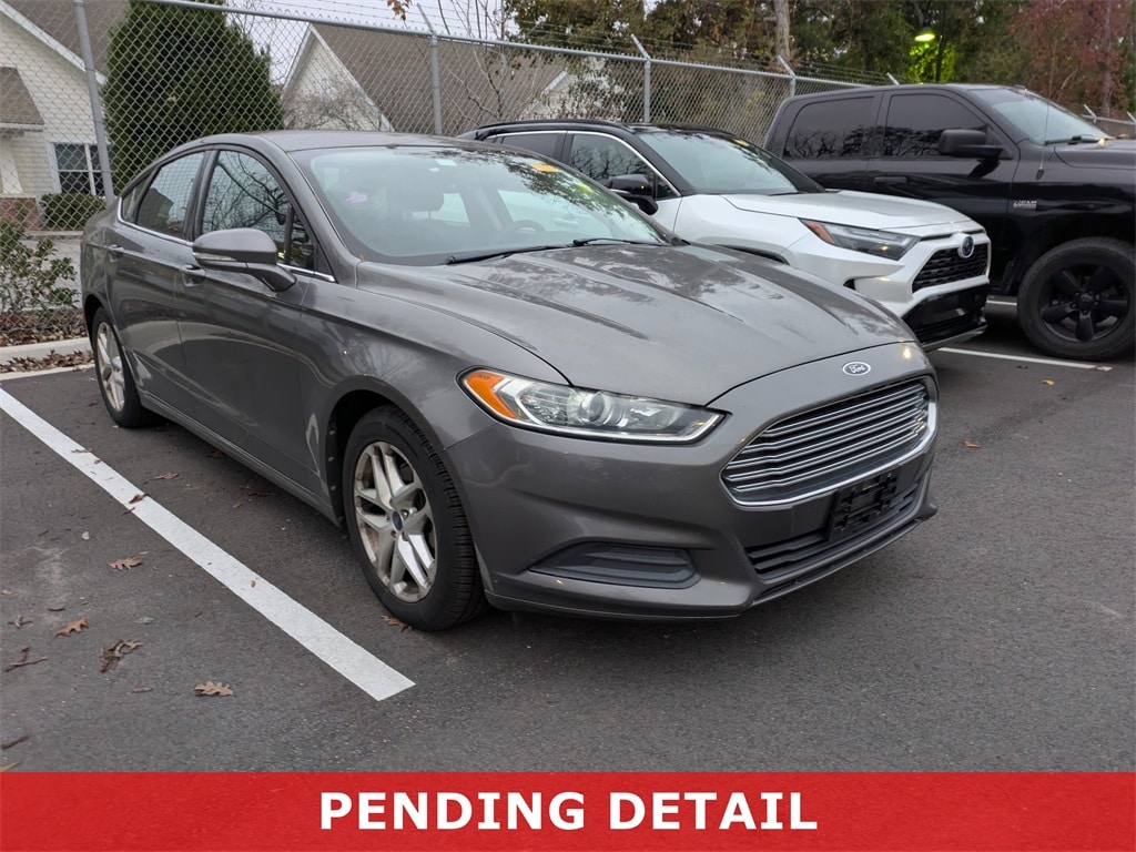 2013 Ford Fusion SE's photo