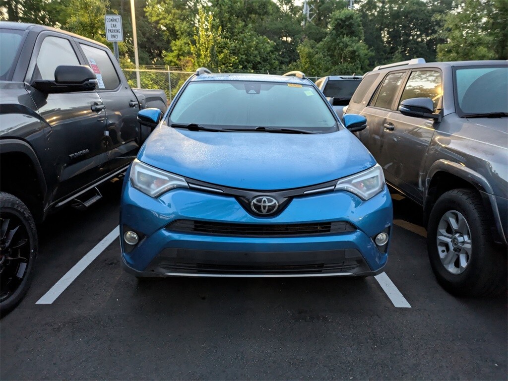 2018 Toyota RAV4 Limited photo 2