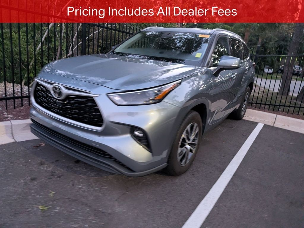 Used 2022 Toyota Highlander XLE SUV