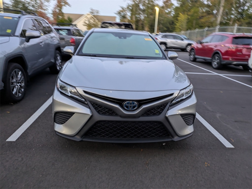 Used 2019 Toyota Camry Hybrid SE Sedan