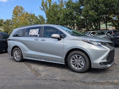 2025 Toyota Sienna XLE Van Passenger Van