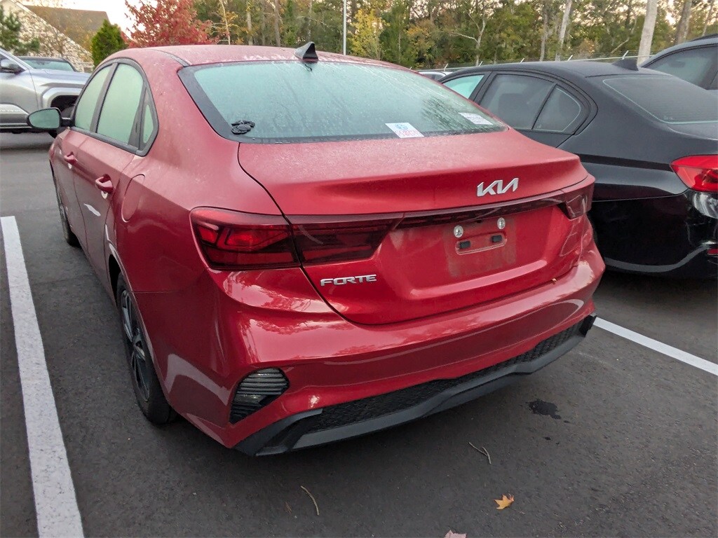 2023 Kia Forte LXS photo 4