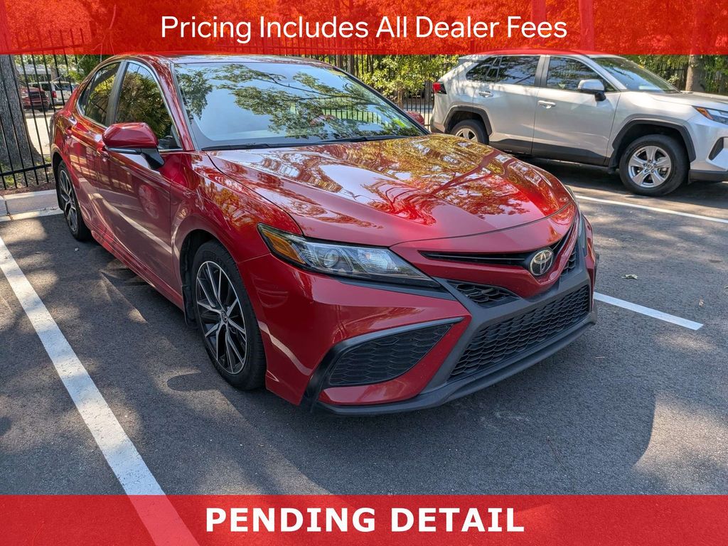 2021 Toyota Camry 2.5 Auto SE's photo