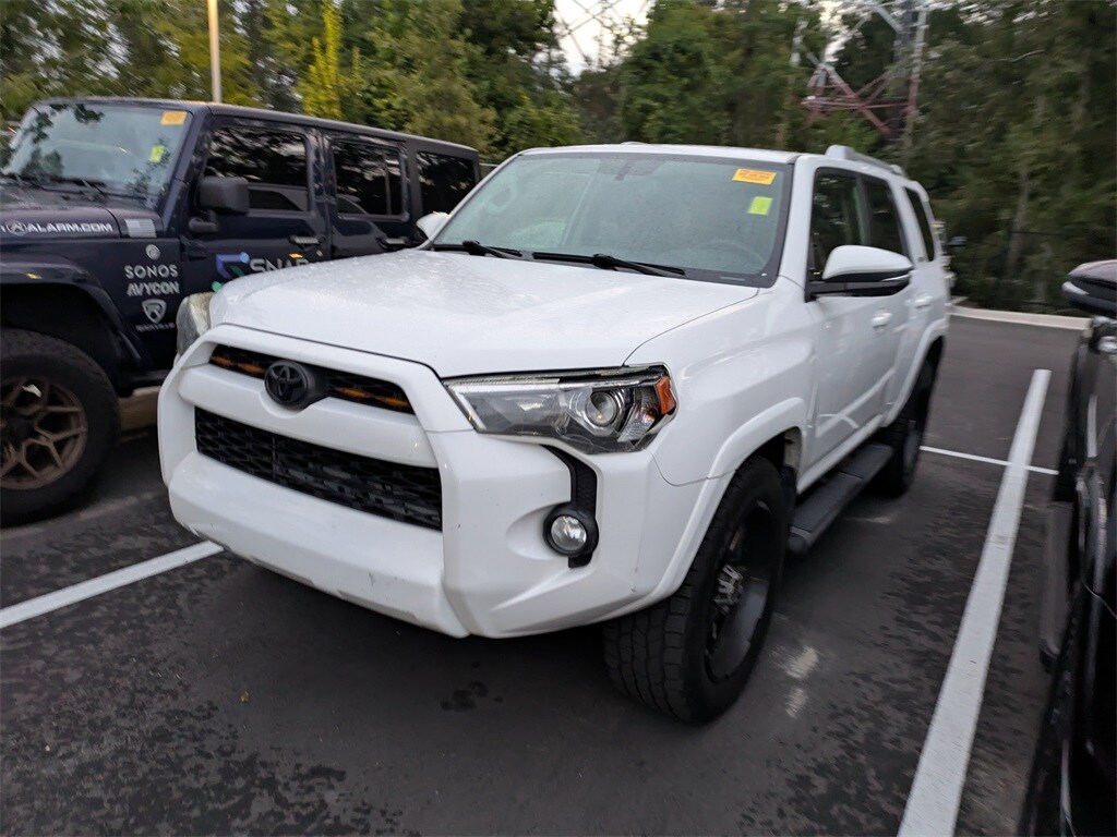 2016 Toyota 4Runner SR5 Premium photo 3