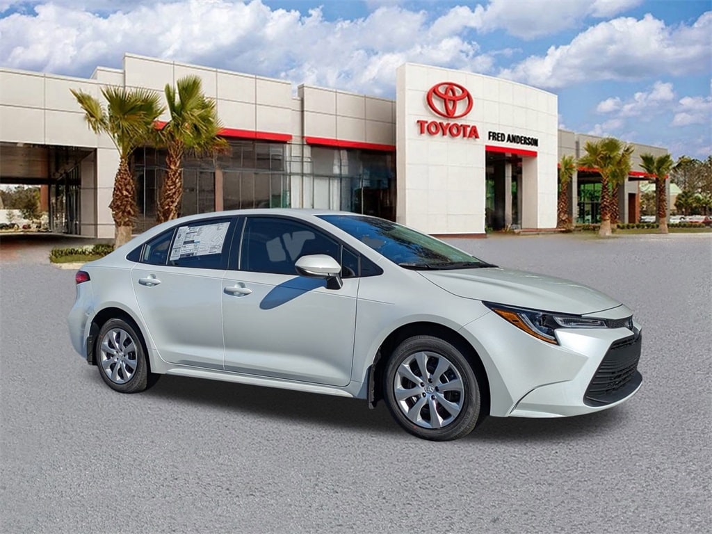 2026 Toyota Corolla LE's photo