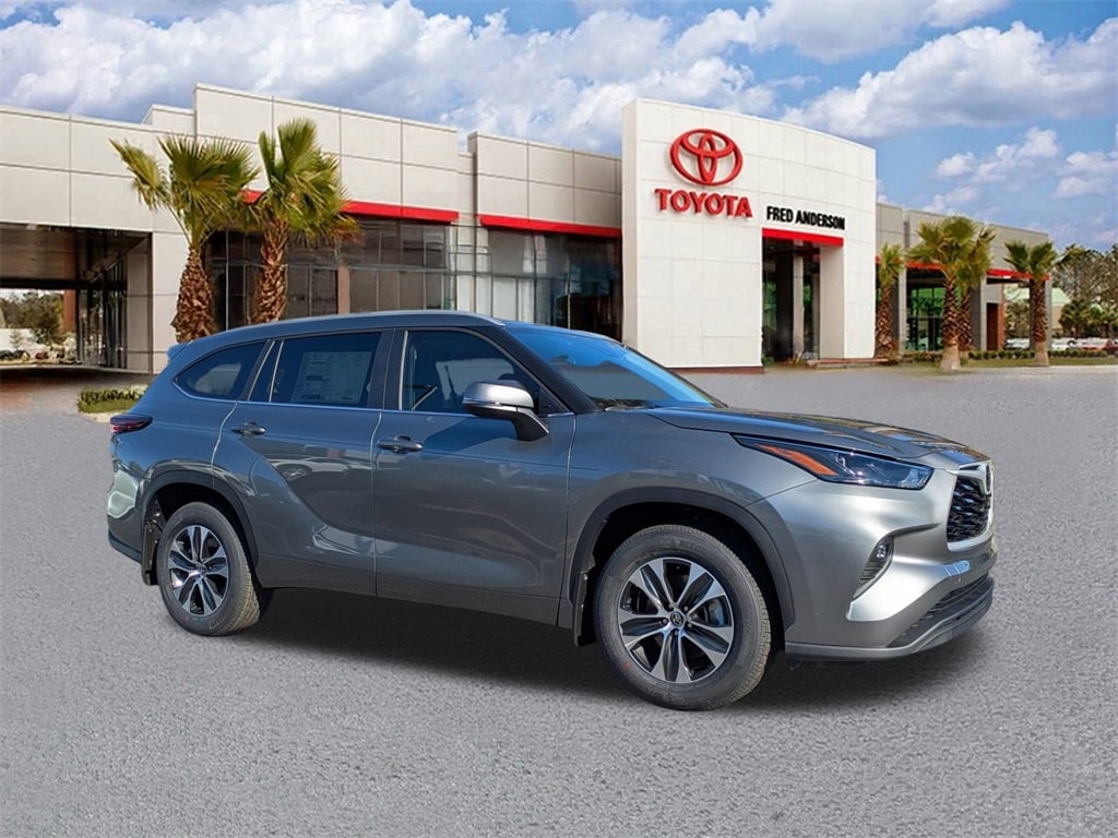 2026 Toyota Highlander XLE's photo