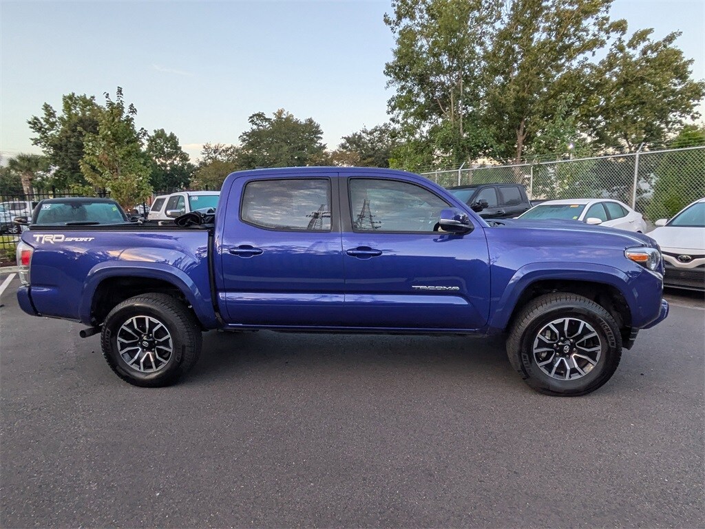2022 Toyota Tacoma TRD Sport V6 photo 3