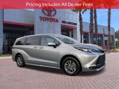 2025 Toyota Sienna XLE Minivan/Van