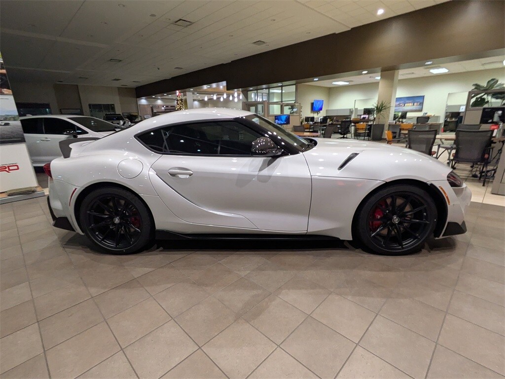 2026 Toyota Supra 3.0 photo 3