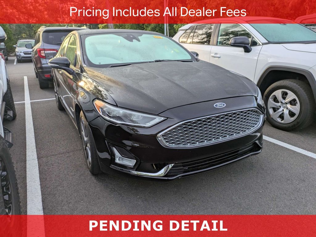 2019 Ford Fusion Titanium's photo