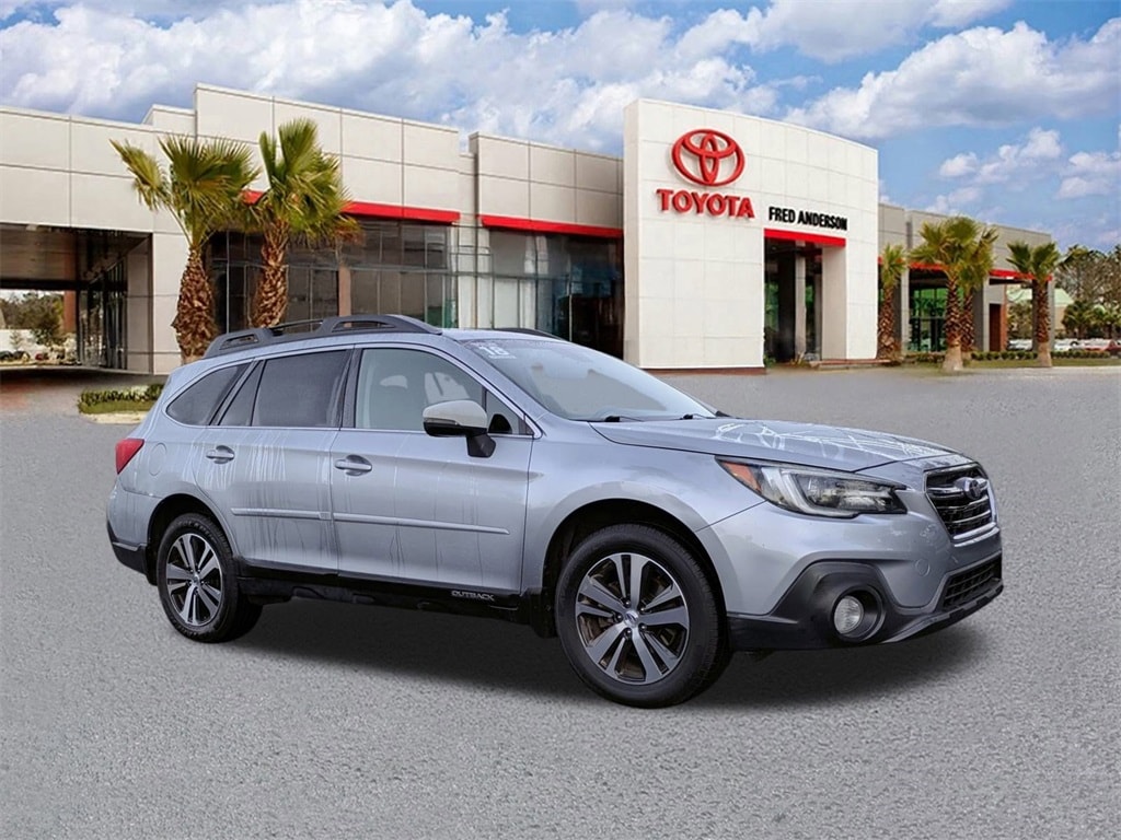 2018 Subaru Outback Limited's photo