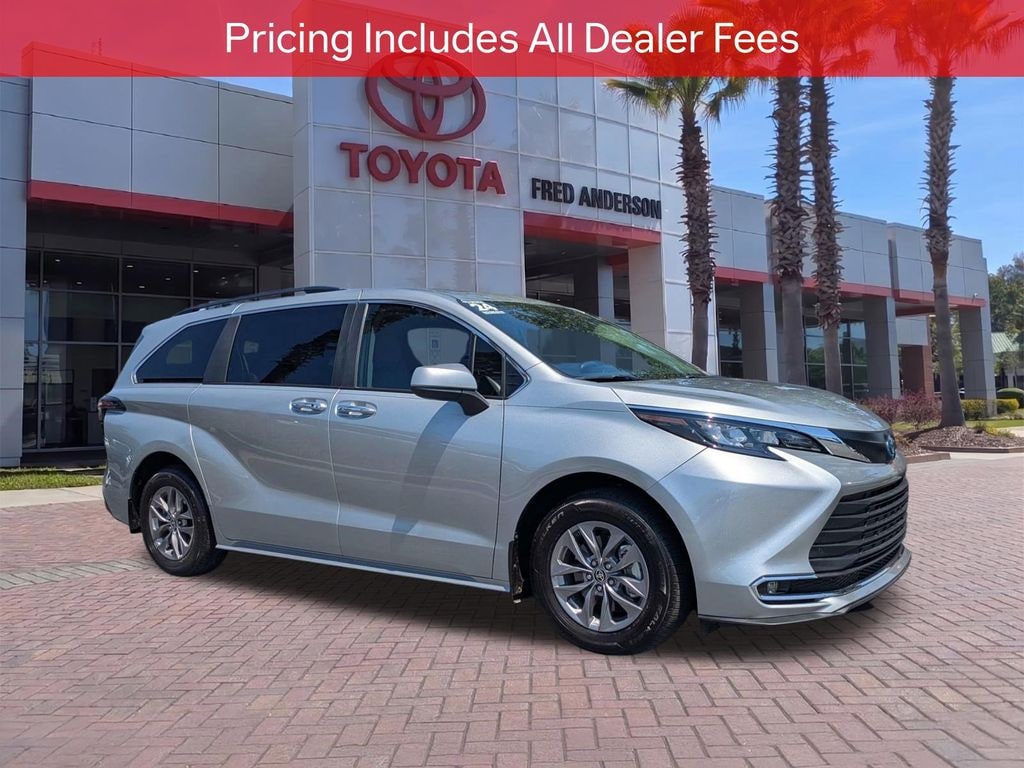 Certified 2024 Toyota Sienna XLE Minivan/Van