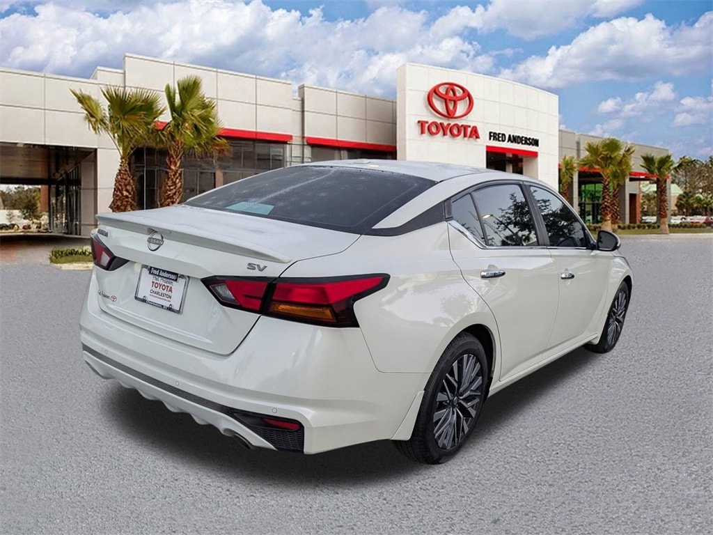 Used 2023 Nissan Altima 2.5 SV Sedan