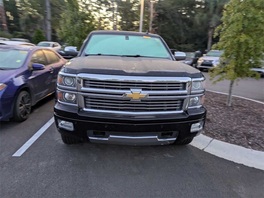 2014 Chevrolet Silverado 1500 High Country photo 2