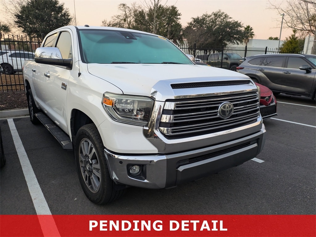2019 Toyota Tundra Platinum's photo