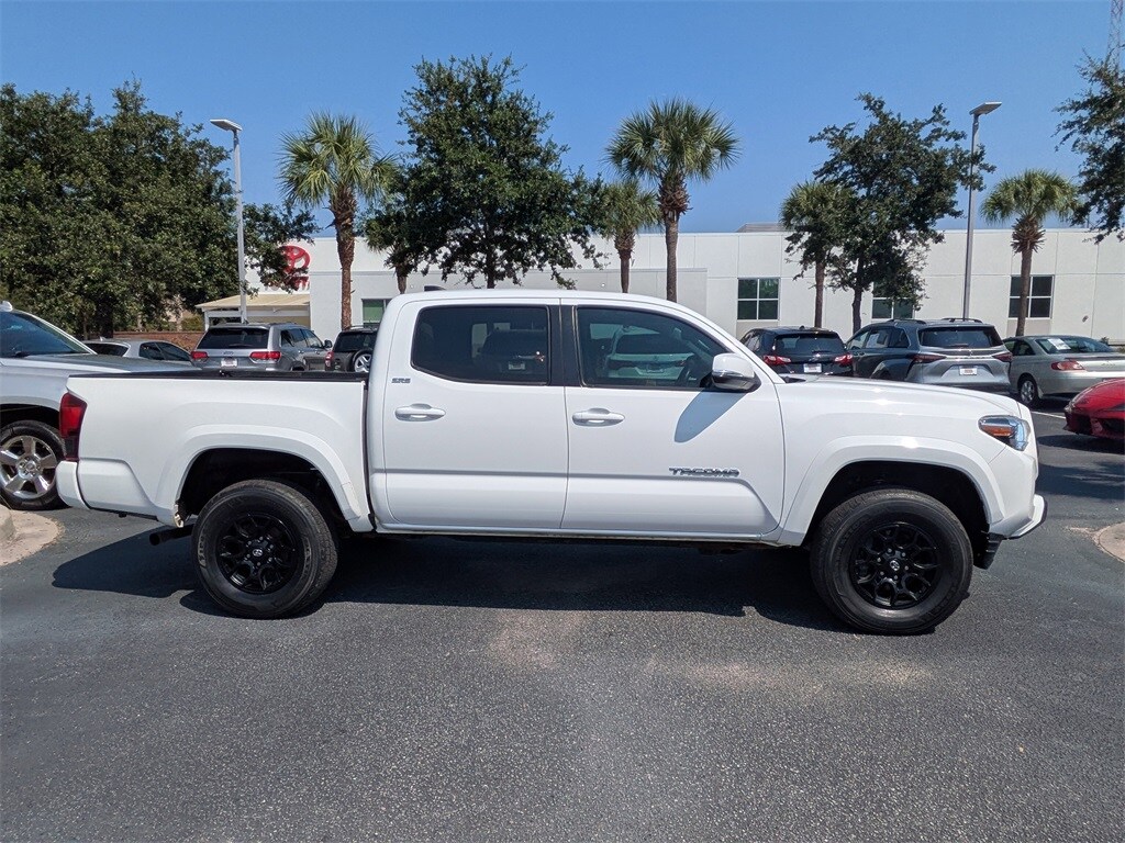 2022 Toyota Tacoma SR5 V6 photo 3