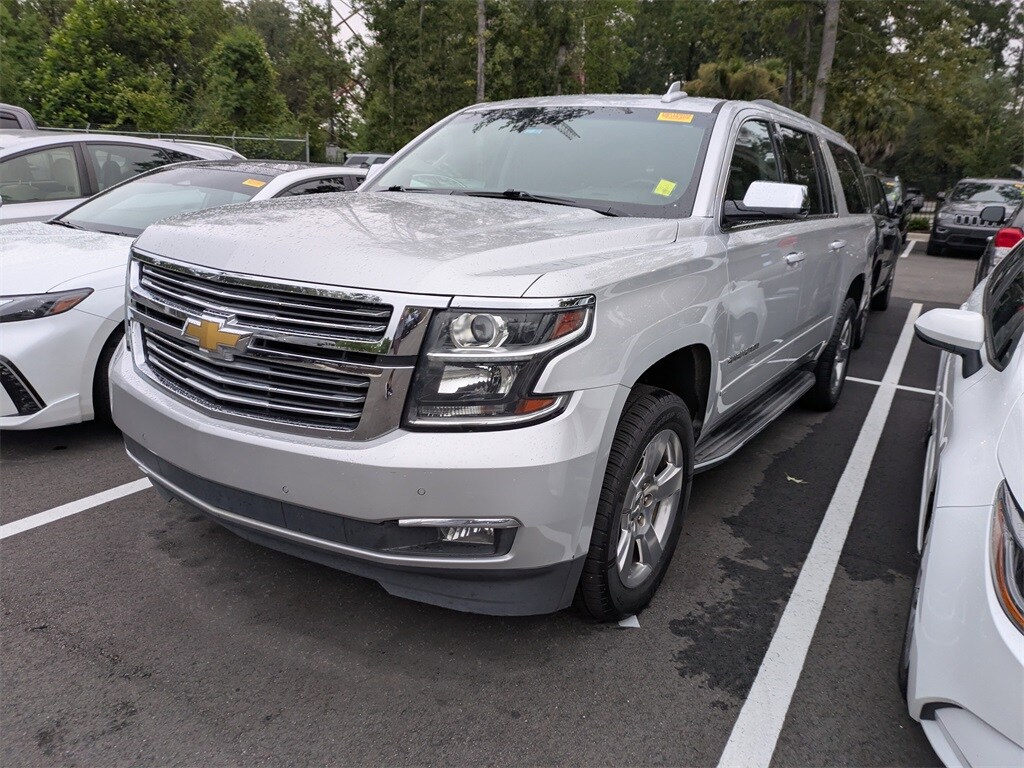 2018 Chevrolet Suburban Premier photo 2