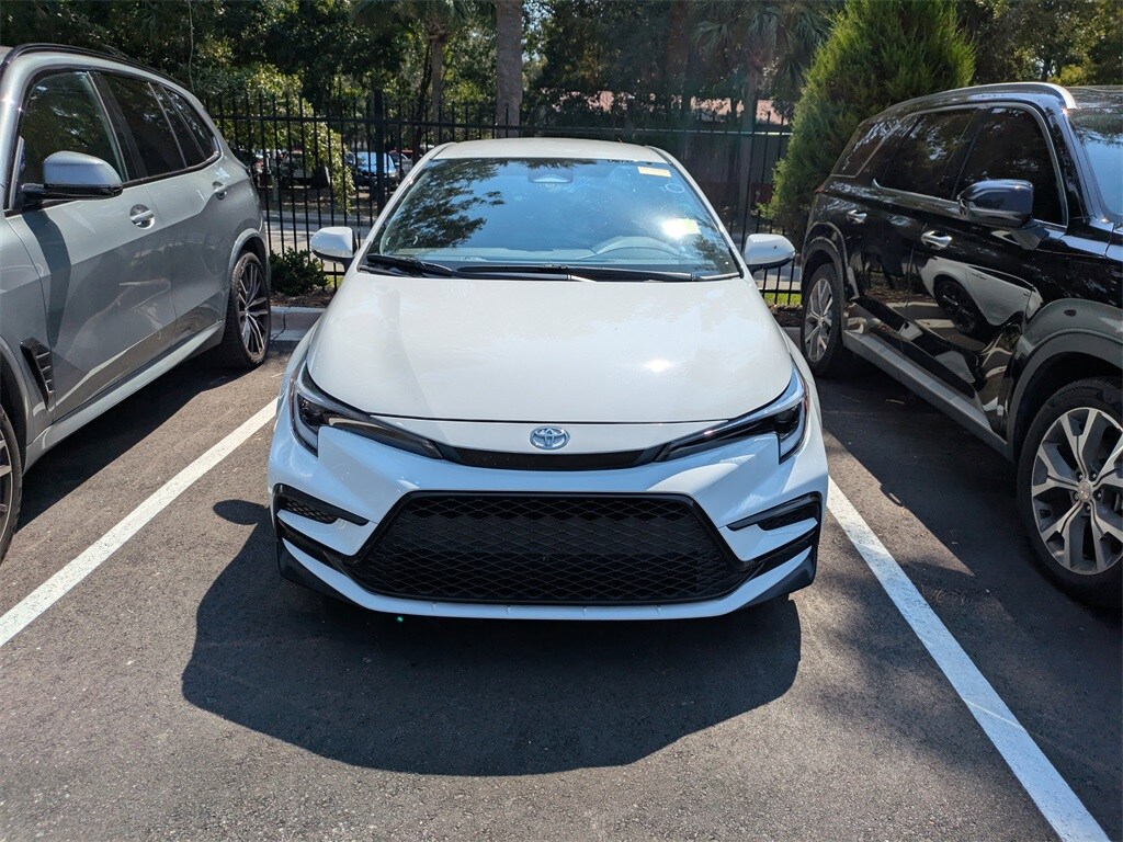 2025 Toyota Corolla SE photo 2