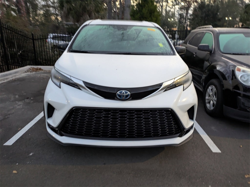 Used 2024 Toyota Sienna XSE Minivan/Van