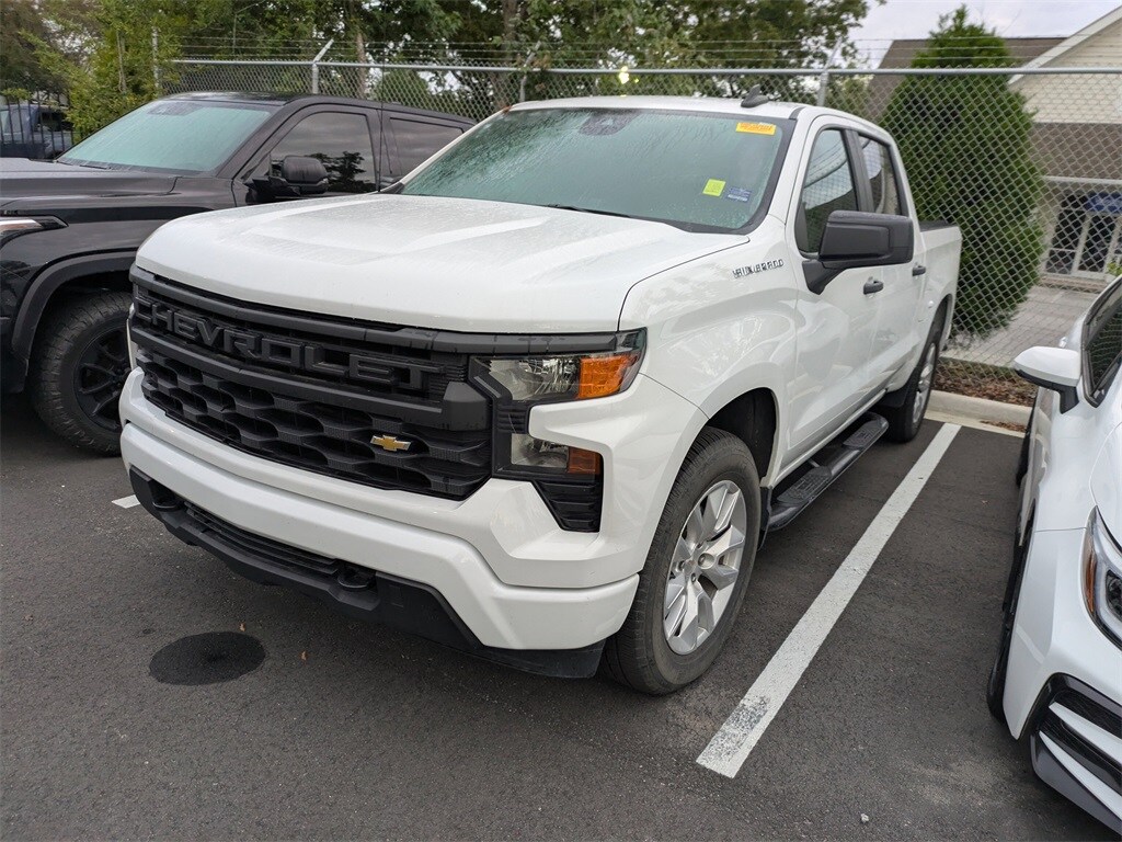2022 Chevrolet Silverado 1500 Custom photo 2