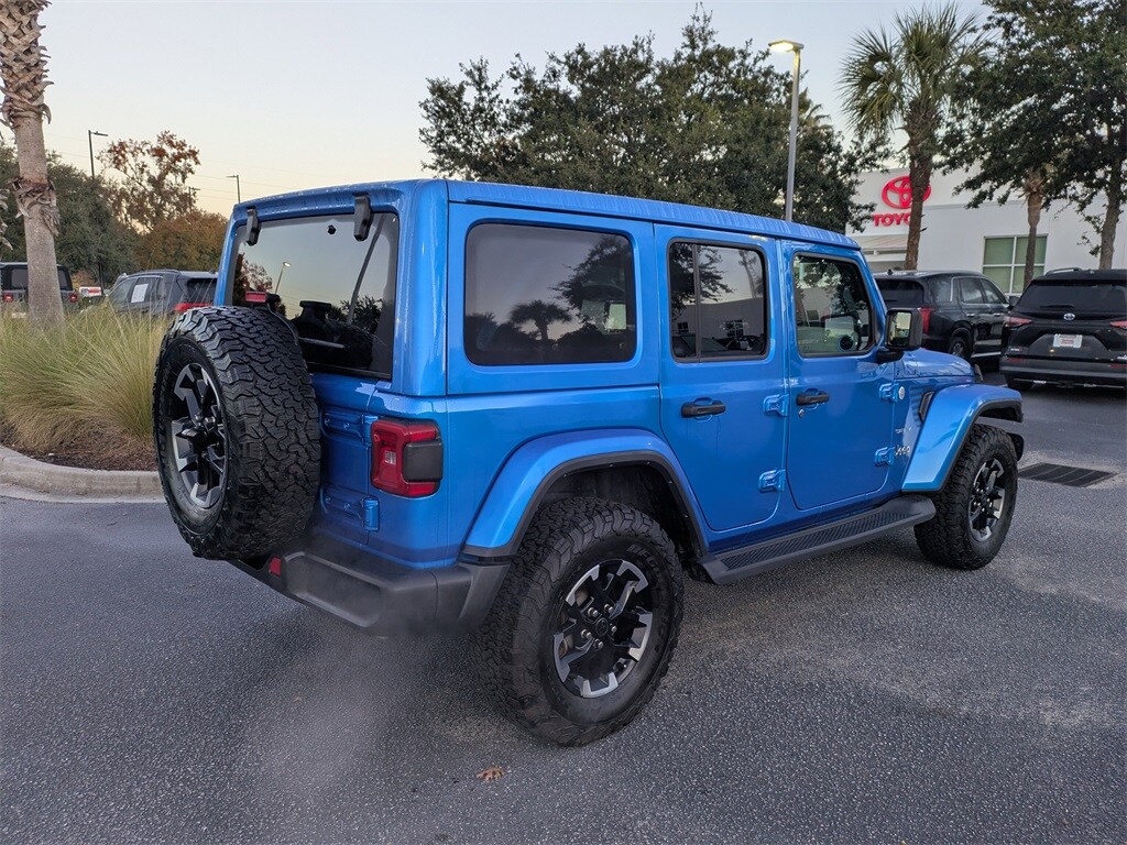 2024 Jeep Wrangler Sahara photo 3