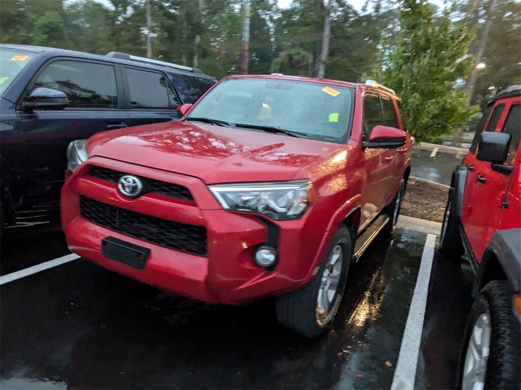 2014 Toyota 4Runner SR5 photo 3