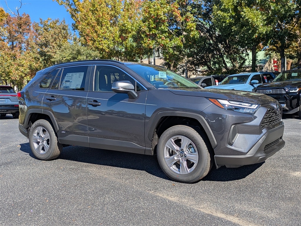 New 2025 Toyota RAV4 Hybrid XLE SUV