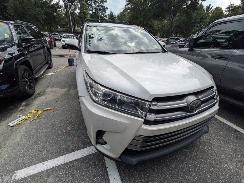 Used 2017 Toyota Highlander Limited with VIN 5TDYZRFH6HS196240 for sale in Charleston, SC