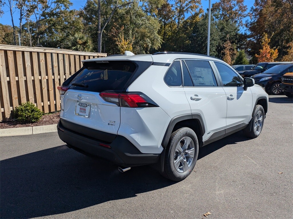 New 2025 Toyota RAV4 Hybrid XLE SUV