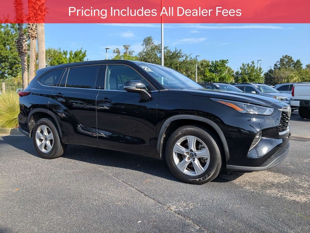 Used 2022 Toyota Highlander LE SUV