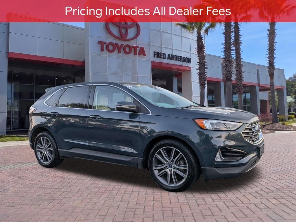 2019 Ford Edge Titanium's photo