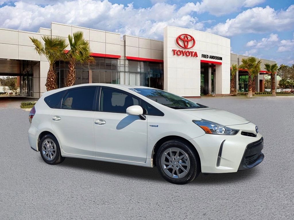 2015 Toyota Prius v Five