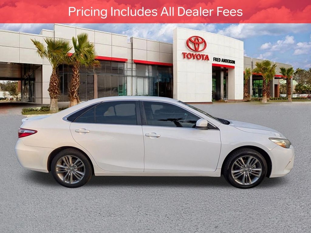 Used 2017 Toyota Camry SE Sedan