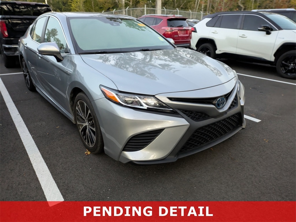 Used 2019 Toyota Camry Hybrid SE Sedan