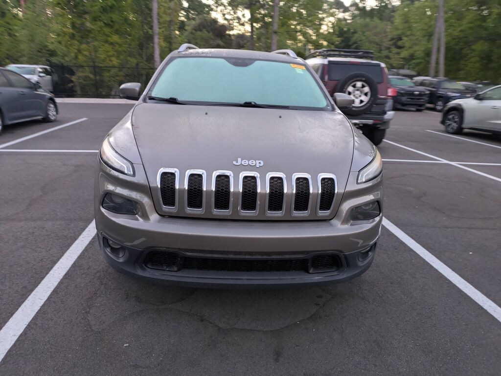 Used 2016 Jeep Cherokee Latitude SUV