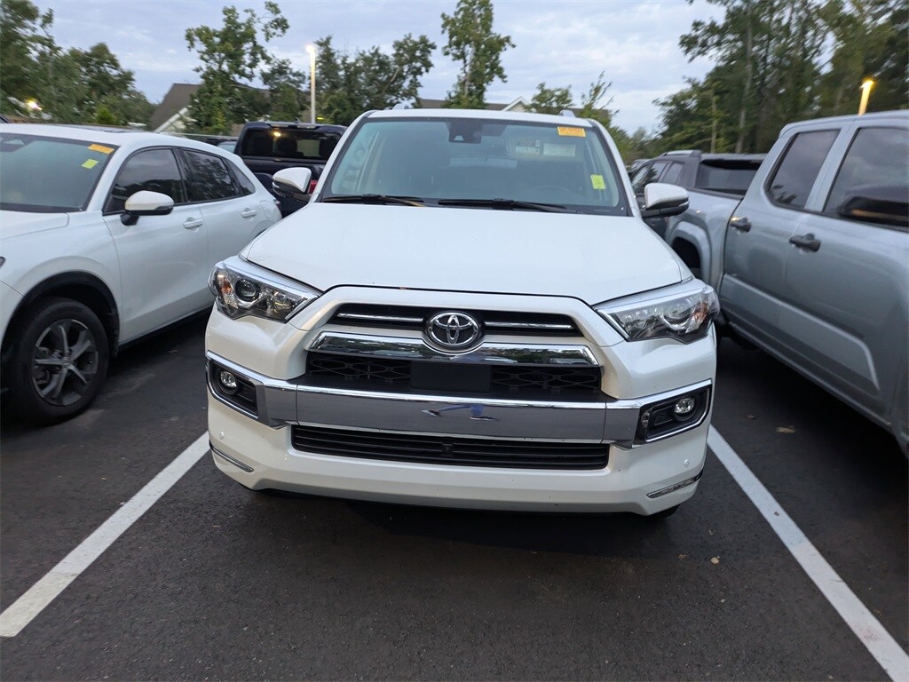 2024 Toyota 4Runner Limited photo 2