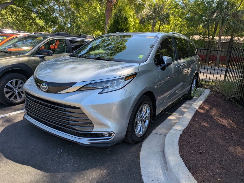 Used 2025 Toyota Sienna Limited Minivan/Van