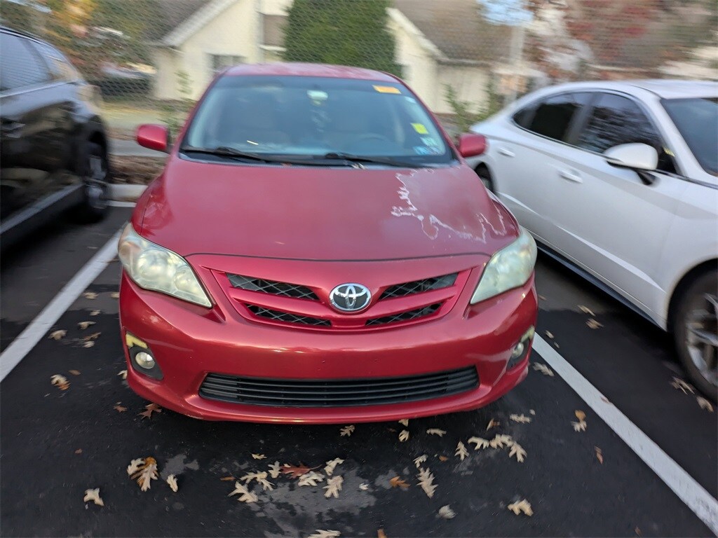 2012 Toyota Corolla LE photo 2