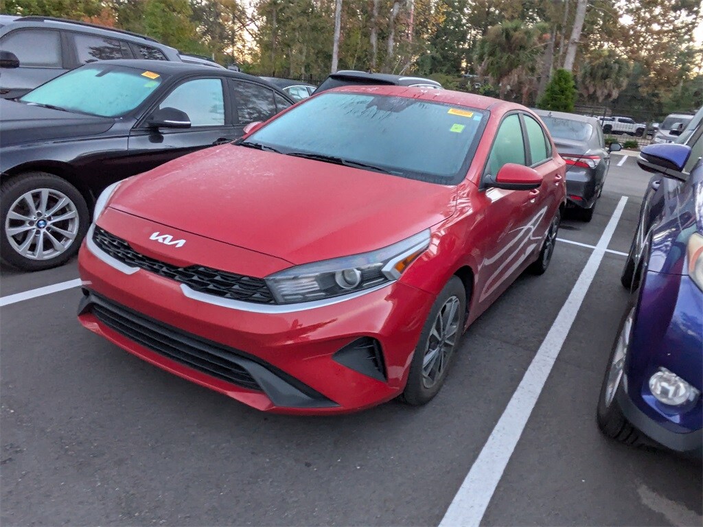 2023 Kia Forte LXS photo 3