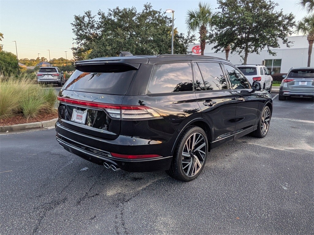 2025 Lincoln Aviator Black Label photo 2