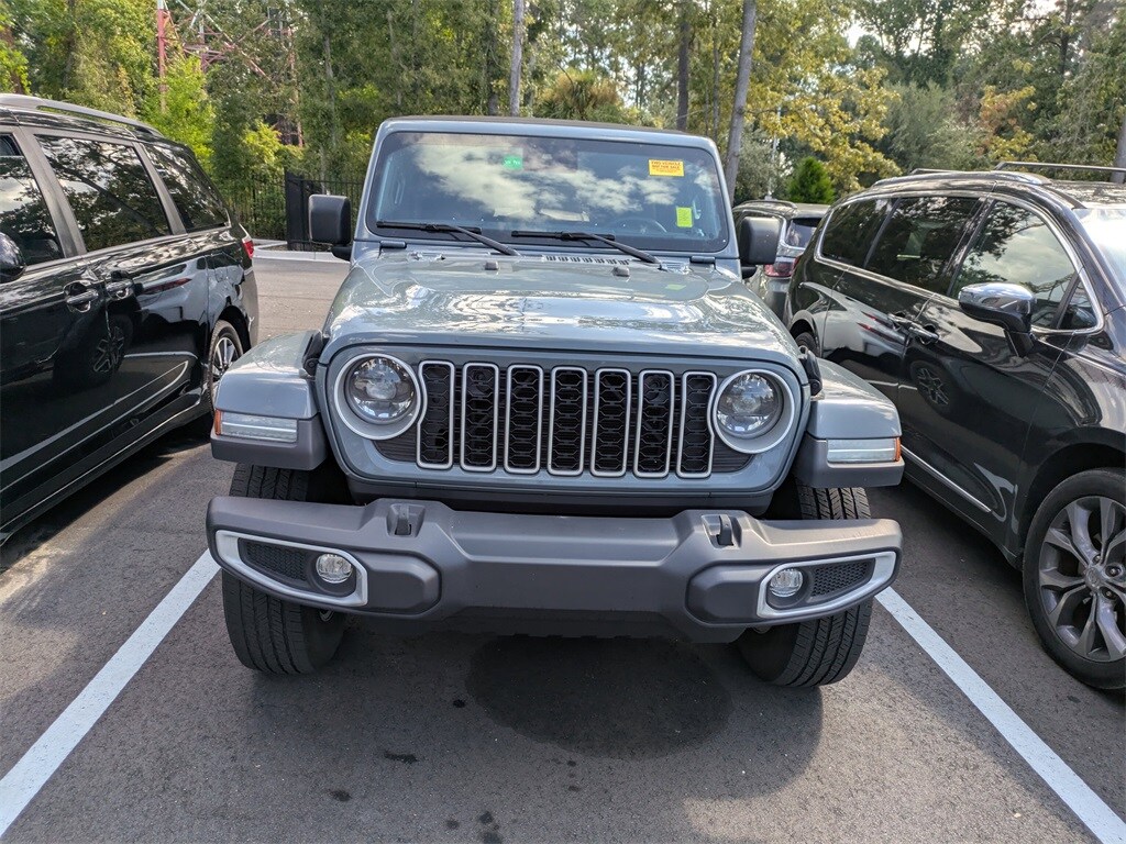 2024 Jeep Wrangler Sahara photo 2