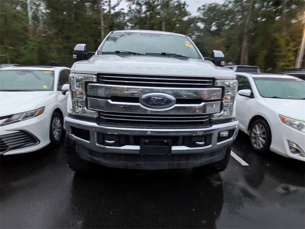 2017 Ford F-250 Lariat photo 2