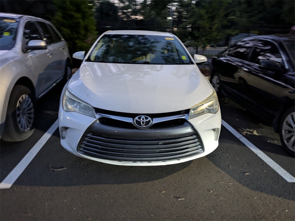 Used 2015 Toyota Camry LE with VIN 4T1BF1FK2FU070246 for sale in Charleston, SC