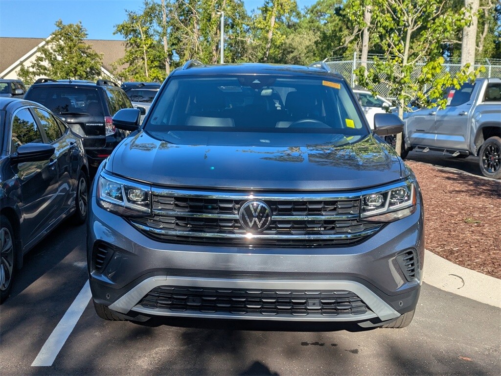 2023 Volkswagen Atlas SEL photo 2