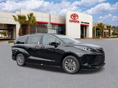 2026 Toyota Sienna XLE Van Passenger Van