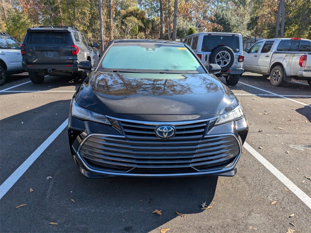2020 Toyota Avalon Hybrid Limited photo 2